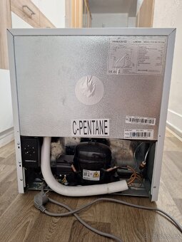 Lednička - Philco PSB 401 W cube - 3