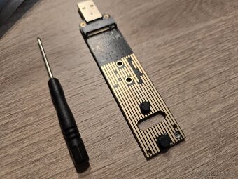 USB 3.1 adaptér pro M.2 NVME SSD nový + mini dárek - 3