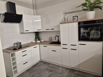 Moderní nepoužitá kuchyně LARA bílá - 3