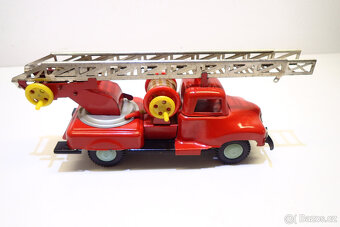 Hasičské Auto na setrvačník- staré Hračky  - 3