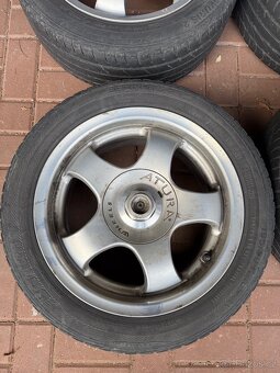 Prodám alu kola AKURA 15” s letními pneu 195/50 R15 - 3