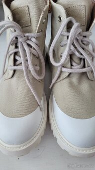 Prodám dámské boty  2x obuté.Vel  je 39.Cena 150 - 3