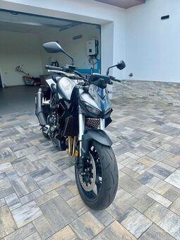 Honda 1000 hornet - 3