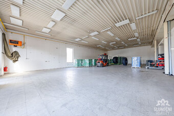 Pronájem skladových prostor 242 m² ve Starém Městě - 3