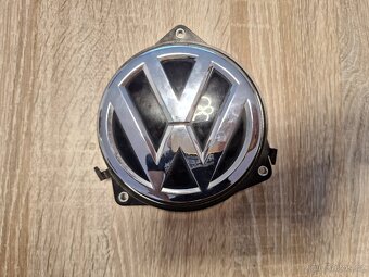 VW Golf VII zadní logo s klikou kufru - 3