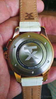 Hodinky TIMEX model T3C505 White and Gold color - 3