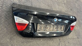 Zadní víko kufru BMW E90 blacksaphire - 3