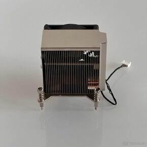 Sestava ventilátoru a chladiče Procesorová patice LGA1366 - 3