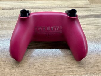 Dualsense ovladač na PS5 Cosmic Red - 3