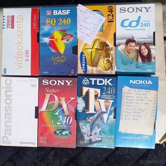 32 videokazet VHS - 3