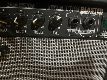 Kytarové kombo Ibanez 15W - 3
