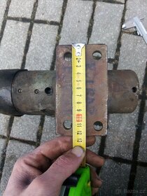 Dílenský svěrák litinový speciální s vysokými čelistmi. - 3