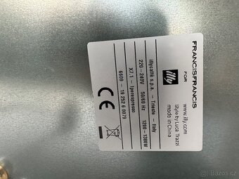 Kavovar na kapsle Illy Francis Francis X7.1 - 3