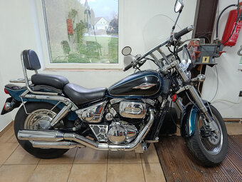 Suzuki VZ 800 Marauder - 3