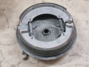 Jawa pérák - střed předního kola kompletní. - 3