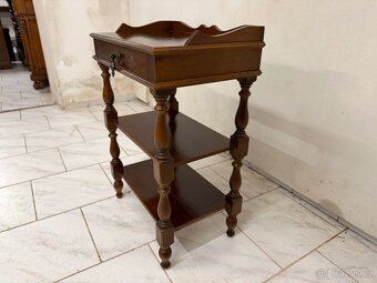 Starožitný odkládací stolek - 3