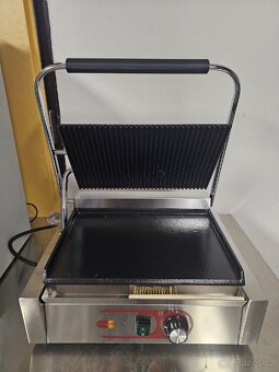 Kontaktní gril EGD 14B - 3