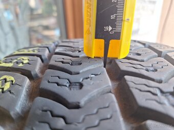 Prodám celoroční pneu 215/65/16 C Semperit - 3