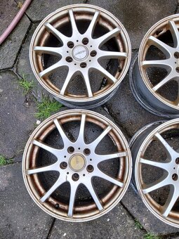 Alu kola Dezent - 5x 114,3 ET40 R16 - bez pneu - Toyota Rav4 - 3