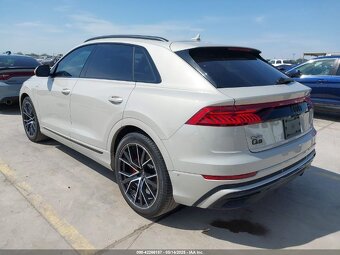 AUDI Q8 - 3