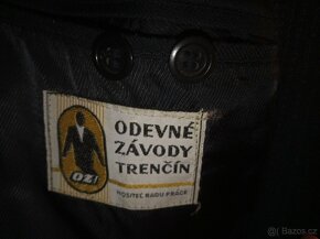 Pánský oblek s proužkem - 3