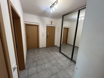 Pronájem bytu 3+kk 84m2; s terasou 100m2, Vladycká, Praha - - 3