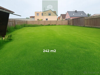 PRODEJ STAVEBNÍHO POZEMKU – Holýšov, Francouzská ul. (242 m² - 3