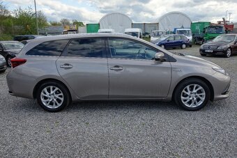 Toyota Auris HYBRID 1.8 73kW 2015 - 3