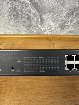 TP-Link TL-SG2424 24port Gigabit Smart Switch - 3