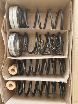 Sportovní pružiny Eibach Pro-Kit + podložky Škoda Octavia 3 - 3