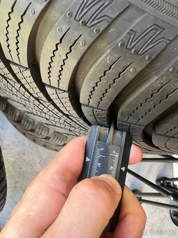 Litá kola Ford - zimní pneumatiky 235/45 R17 - 3