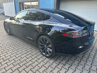 Tesla Model S, dobíjení zdarma, 4x4 - 3