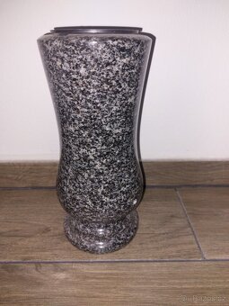 Hřbitovní váza - 3