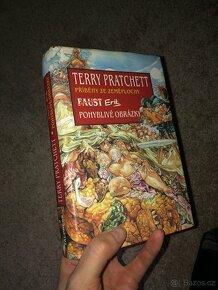 Terry Pratchett: knihy ze série Úžasná Zeměplocha - 3