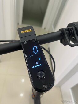Elektrická koloběžka Ninebot KickScooter MAX G2 E by Segway - 3