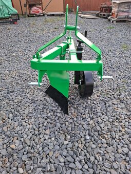 Jednoradličný pluh za traktor - 3