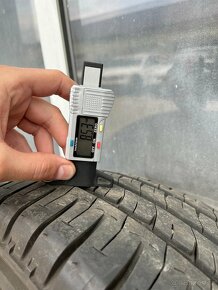 Michelin Agilis 235/65 R16C 115/113 R letní pneu - 3
