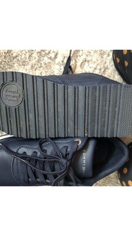 Tommy Hilfiger dámské botasky vel. 38 - 3