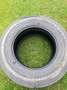 Prodám pneu o rozměru 385 55 22,5 2kusy Continental - 3