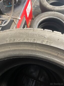 Zimní pneu 235/45 r18 - 3