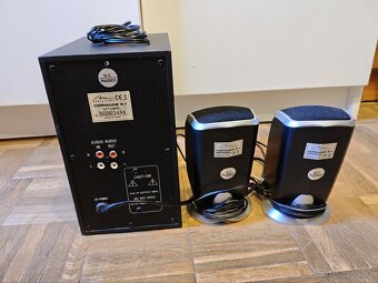 Subwoofer/zesilovač + bedínky - 3