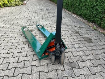 Prodám paletový vozík cena 4700,-Kč. - 3