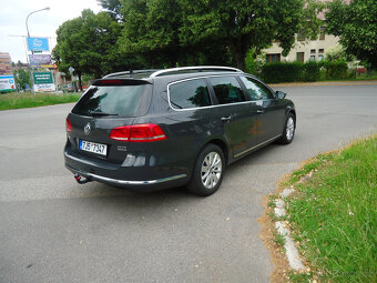 VW Passat Variant 2,0 TDi 103 KW 2012 SERVISKA - 3