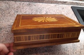 vykládaná skříńka - 3