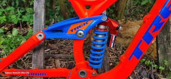 Dily z kola Trek Session 8.8 2010. - 3