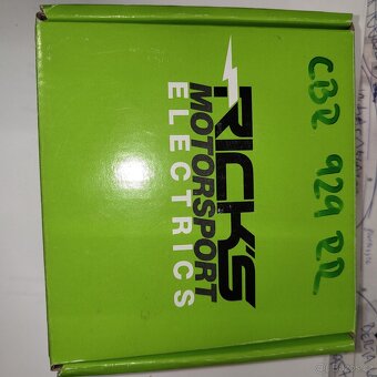 Stator dobíjení Honda CBR 929 R - 3