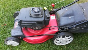 Benzínová sekačka na trávu s pojezdem - 3