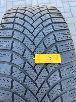 Pneu 235/55 R18 - 3