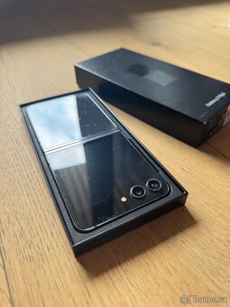 Samsung Galaxy Z flip 5 256GB sedy - 3