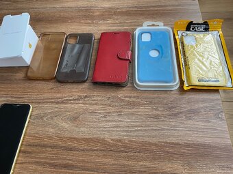 Prodám iPhone 11, 128GB žluté barvy - 3